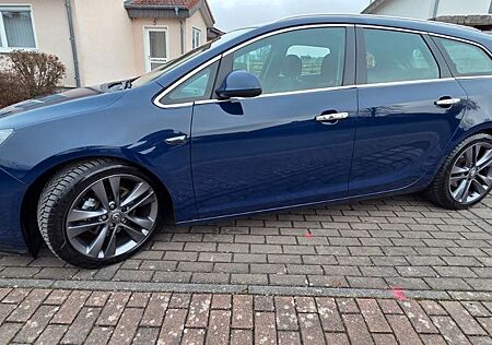 Opel Astra J Sports Tourer Edition
