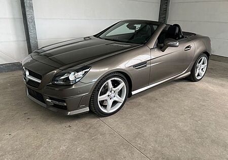 Mercedes-Benz SLK 200 SLK200 AMG-Paket+Leder+Pano+PTS+Navi+Airscarf