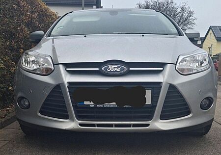 Ford Focus 1,0 EcoB. 74kW Champions Edit. Turnier...