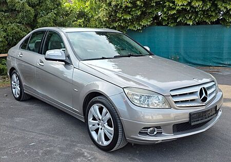 Mercedes-Benz C 180 Lim. Kompressor/SHZ/Rückf.-Kamera/ Tüv Neu