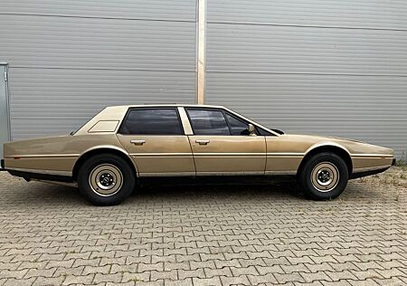 Aston Martin Lagonda
