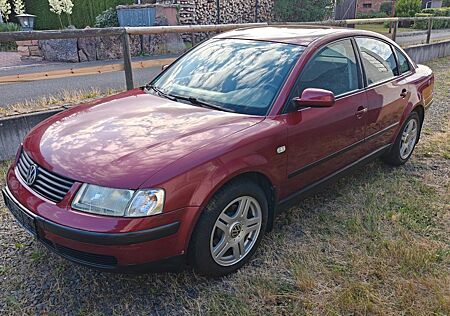 VW Passat Volkswagen Comfortline SHZ SCHIEBEDACH ALUFELGEN