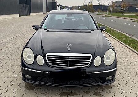 Mercedes-Benz E 320 AVANTGARDE V6 AMG PAKET