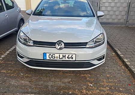VW Golf Volkswagen 1.0 TSI Sound Sound