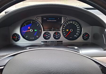 VW Phaeton Volkswagen 3.0 V6 TDI lang 4MOT. Tiptronic 4-Si...
