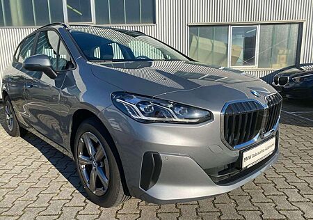 BMW 218 i Active Tourer Aut.*AHKabschwenkbar*HUD*Mas