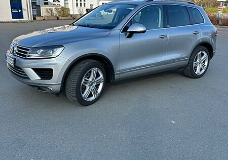 VW Touareg Volkswagen 3.0 V6 TDI SCR Tiptronic Executive E...