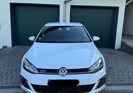 VW Golf Volkswagen 1.4 TSI DSG GTE GTE