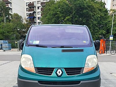 Renault Trafic mit Camper-Ausbau (ohne Wohnmobil-Zulas.)
