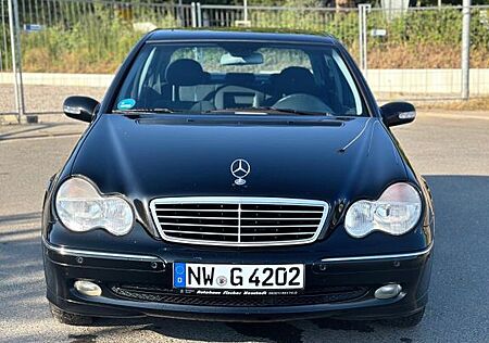 Mercedes-Benz C 180 AVANTGARDE Scheckheft Vorbesitz Ferrari
