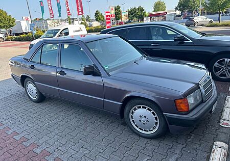Mercedes-Benz 190
