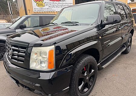 Cadillac Escalade 2005 | Schwarz | 6.0 V8 | Scheckheft