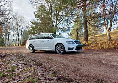 Skoda Octavia 2.0 TDI DSG 4x4 RS Combi RS