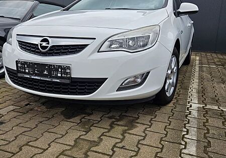 Opel Astra J Lim. 5-trg. Design Edition