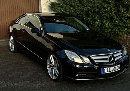 Mercedes-Benz E 350 Coupé CGI BlueEFFICIENCY ELEGANC...