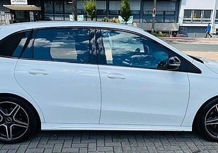 Mercedes-Benz B 180 ***AMG Line***