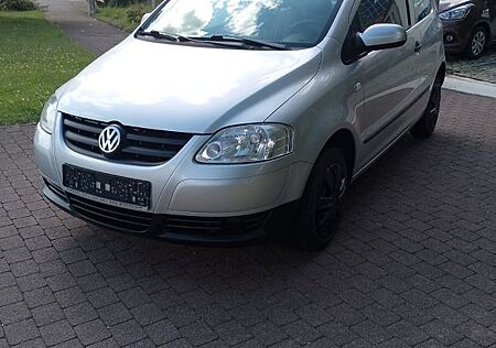VW Fox Volkswagen Basis, Klima, Allwetterreifen neu, Tüv 11.26