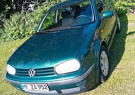 VW Golf Volkswagen 1.6 Basis