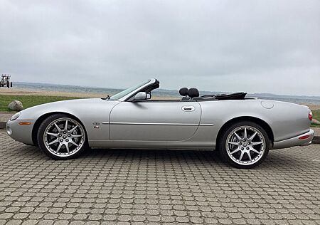 Jaguar XKR Cabriolet -4.2 V8, komplette Historie