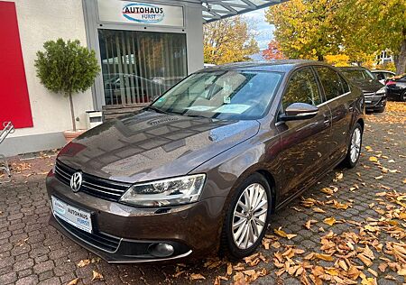 VW Jetta gebraucht kaufen VW Jetta Volkswagen 1.4 Highline*Voll Leder*Carplay*17 "-Alu*