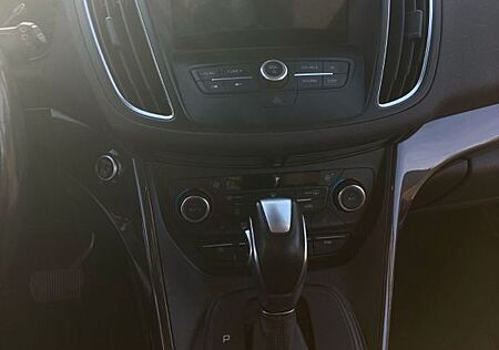 Ford C-Max 2,0TDCi 125kW PowerShift Titanium Titanium