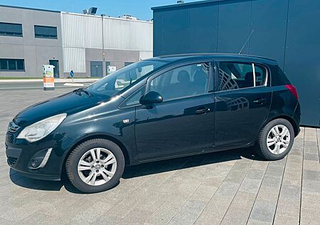 Opel Corsa 1.2i 5 Türig "sehr sparsam"