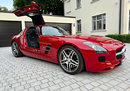 Mercedes-Benz SLS AMG 6.2 V8 - dt. Auto, Scheckheft