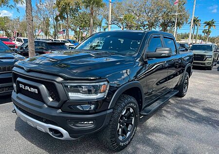Dodge RAM Rebel 1500 4x4 Crew Cab unfallfrei