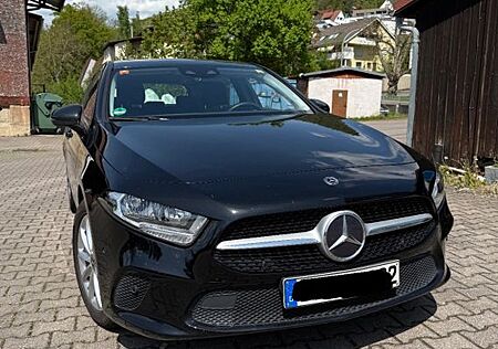 Mercedes-Benz A 180 -