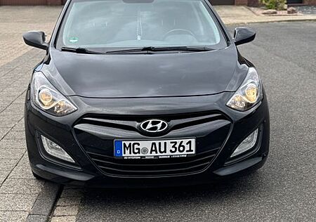 Hyundai i30 1.6 CRDi 94kW Trend blue Trend