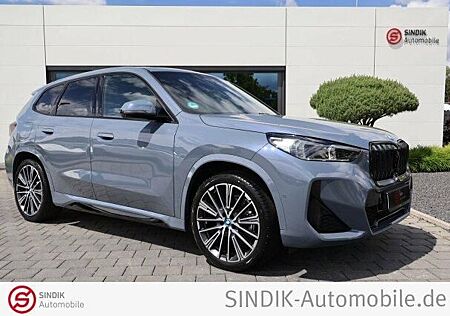BMW iX1 xDrive30 M Sport-Pano-AHK-HeadUp-360°-ACC