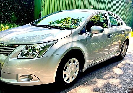Toyota Avensis 1.8 Automatic - Benzine (1Hand)
