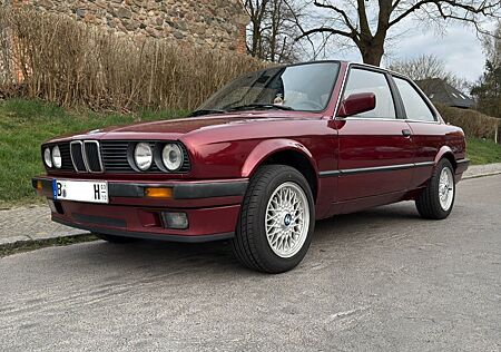 BMW 316i E30 Oldtimer Zulassung. Alles Original