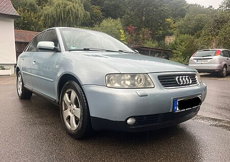 Audi A3 1.6 Ambition / Xenon / ALU / TÜV 02-2026