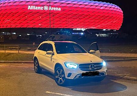 Mercedes-Benz GLC 300 GLC 300e GARANTIE+AMGLine+PANO+BUMESTER+360