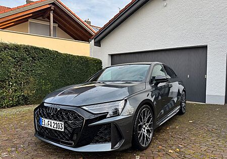 Audi RS3 2.5 TFSI Sportback, Carbon, Schale, Pano usw