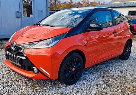 Toyota Aygo (X) Aygo (X) 1,0-l-VVT-i x-cite mit KLIMAANLAGE