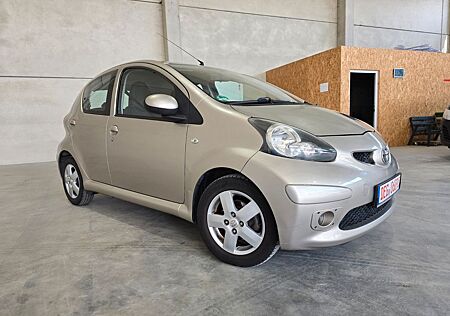 Toyota Aygo (X) Aygo AYGO Automatik / 1 Hand / Klima