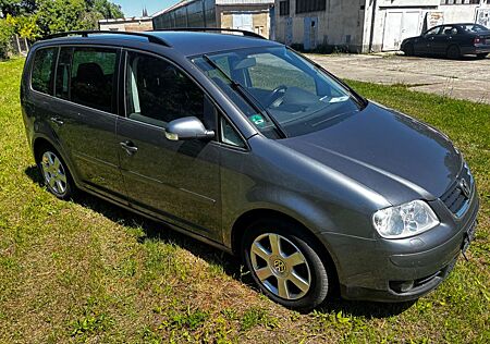VW Touran Volkswagen 2.0 TDI TÜV NEu
