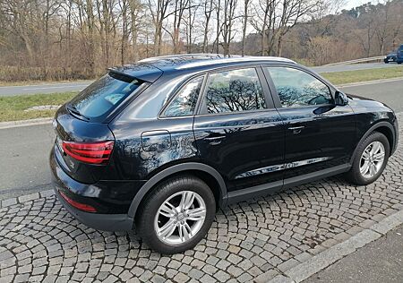 Audi Q3 2.0 TFSI quattro - SH - AHK - TÜV neu -