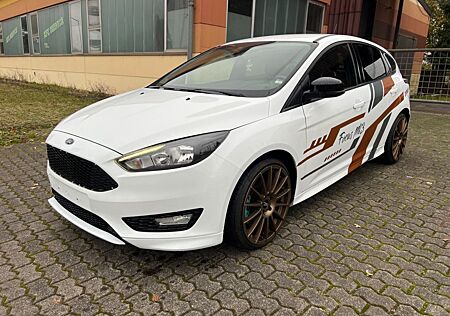 Ford Focus Lim. ST-Line