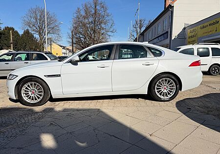 Jaguar XF Pure + Klima + 8 fach bereift