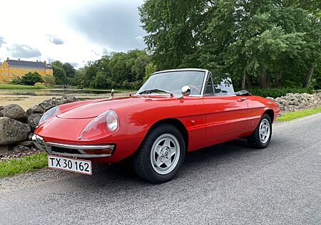Alfa Romeo Spider Duetto
