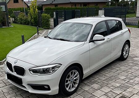BMW 116i - Navi LED Sportlederlenkrad 8fach Bereift