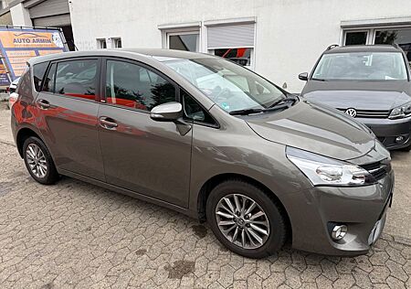 Toyota Verso Edition-S*Navi*Kamera*1. Hand*