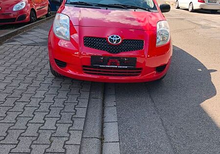 Toyota Yaris Cool