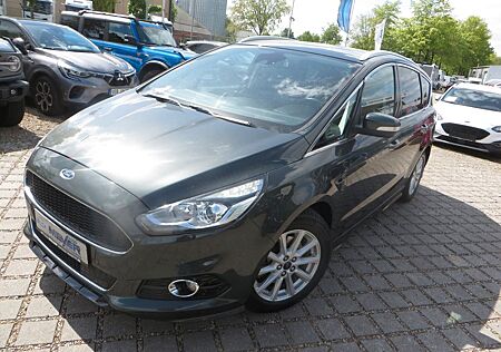 Ford S-Max Titanium
