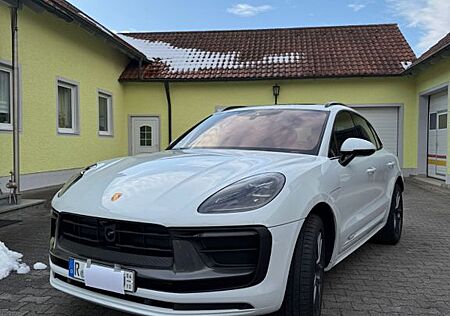 Porsche Macan T - 05/2023 - Carrera Weiß
