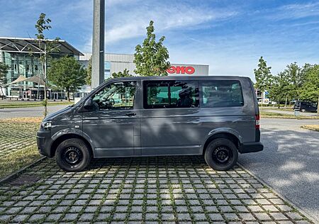 VW T5 Transporter Volkswagen 9-Sitzer