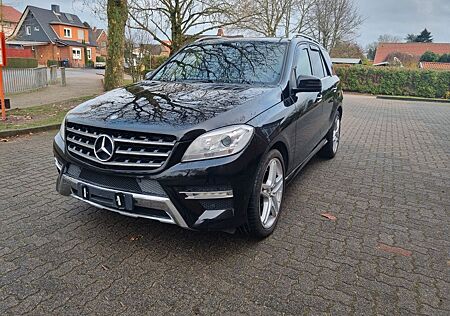 Mercedes-Benz ML 350 BlueTEC 4MATIC Edition 1 AMG Pano Harman